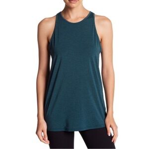 Zella Strength Tank Top in Ponderosa Green Size Small